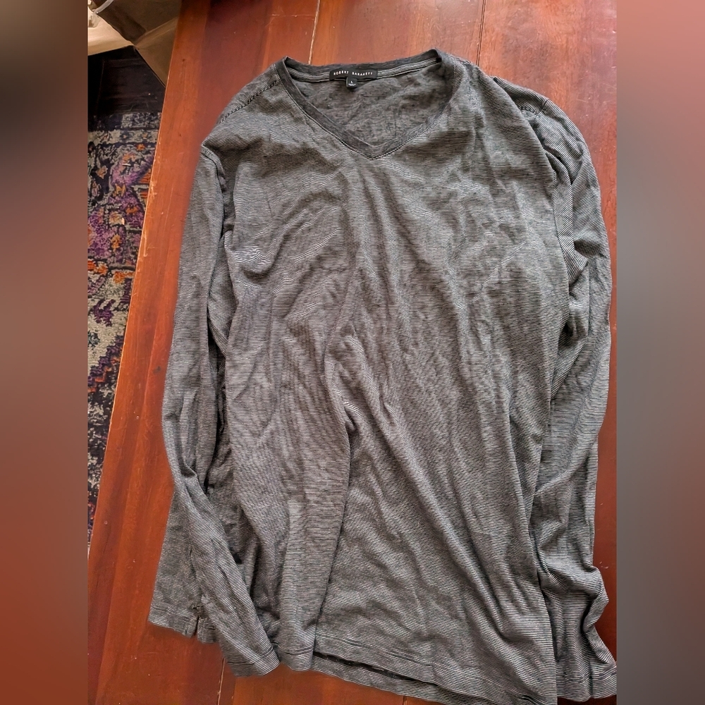 Robert Barakett Men's Charcoal V-Neck Long Sleeve Shirt